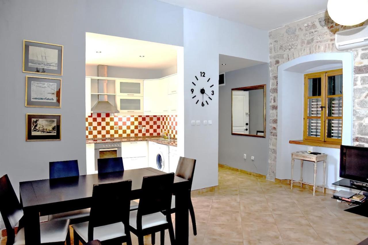 Cozy 2 Bedroom Apartment In Antique Bizanti Palace Kotor Dış mekan fotoğraf