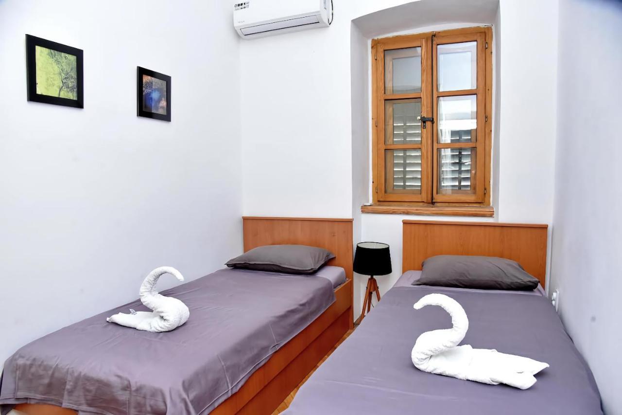 Cozy 2 Bedroom Apartment In Antique Bizanti Palace Kotor Dış mekan fotoğraf