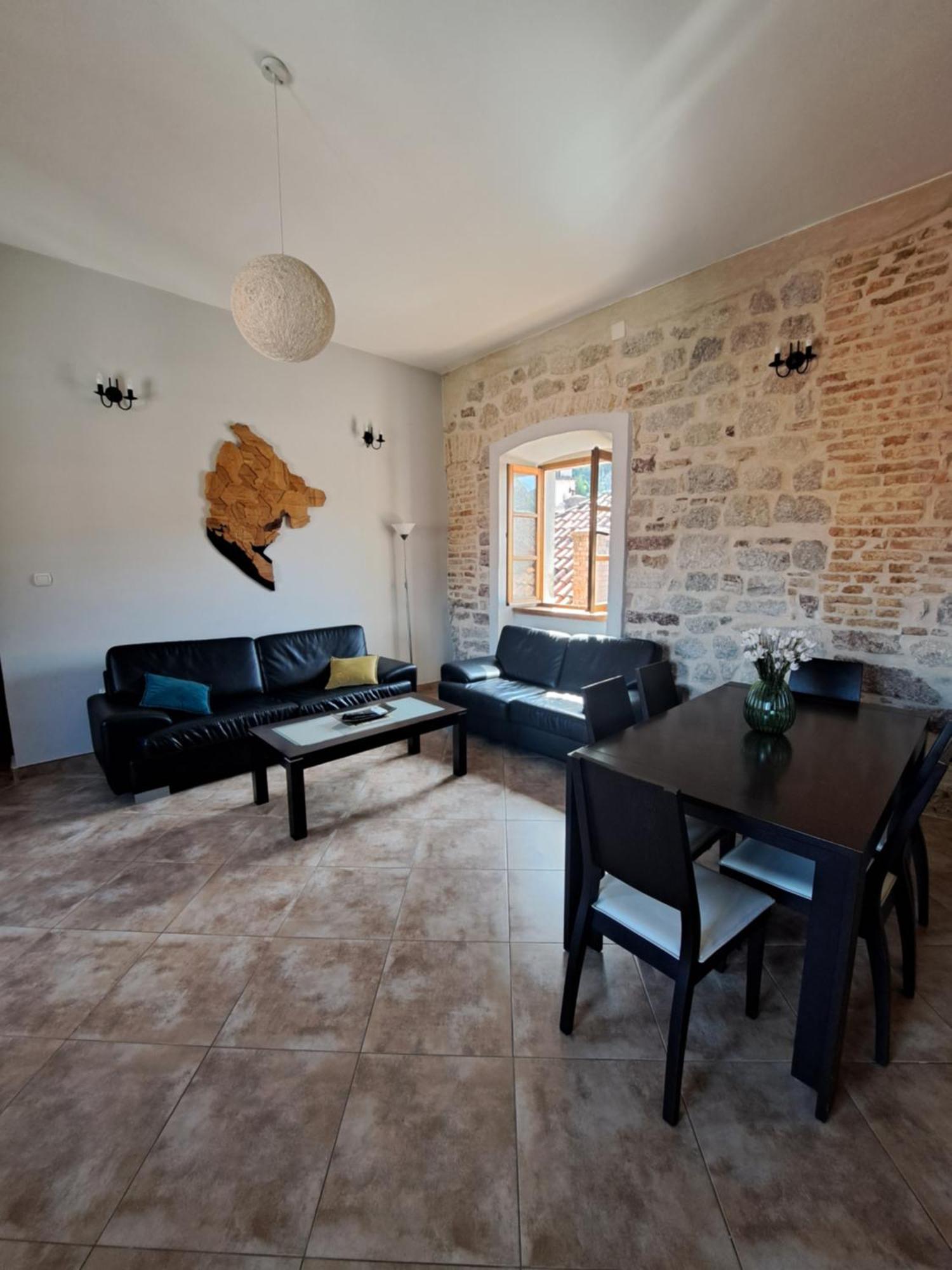 Cozy 2 Bedroom Apartment In Antique Bizanti Palace Kotor Oda fotoğraf